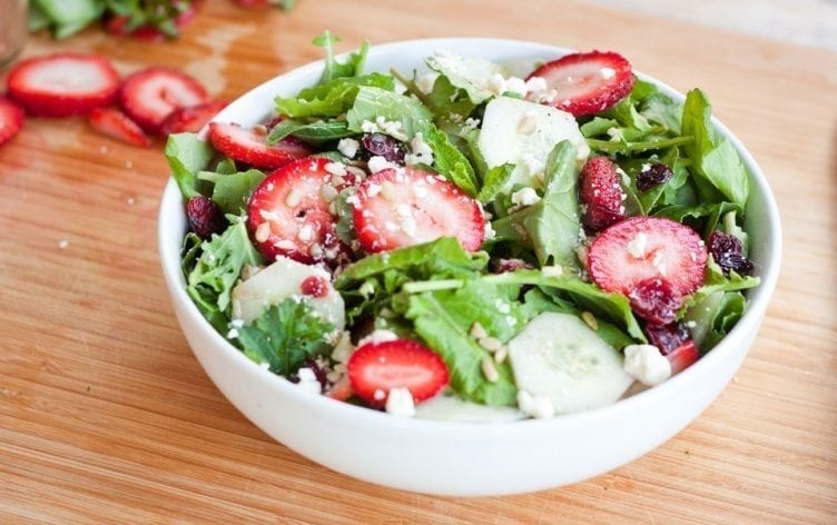 kale strawberry salad