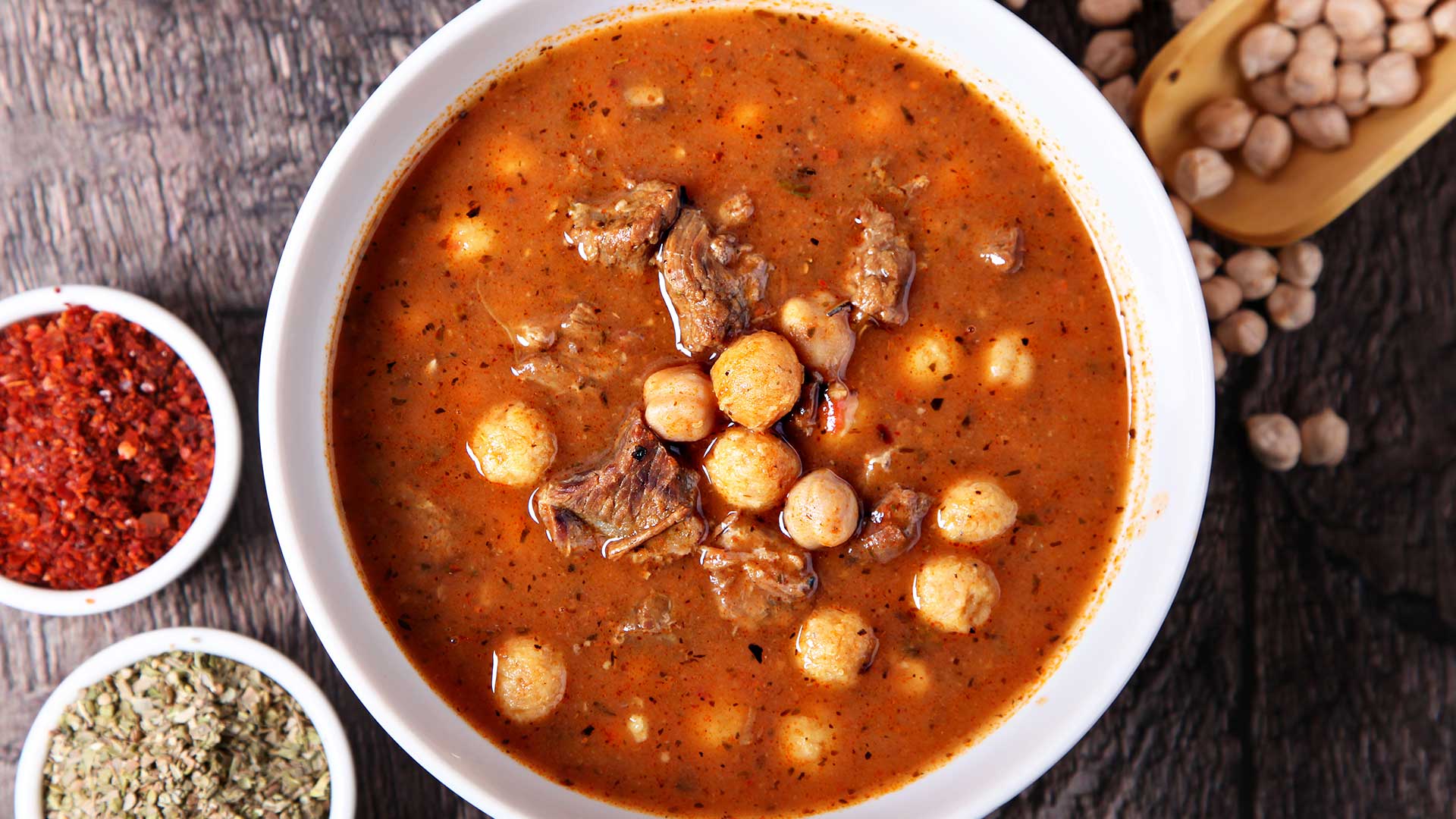 Turkish chickpeas with meat stew
