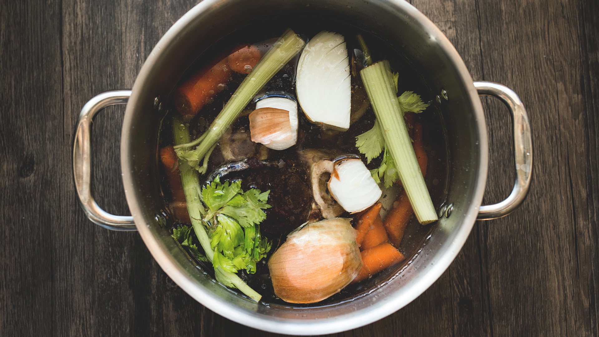 Bone broth food preparation