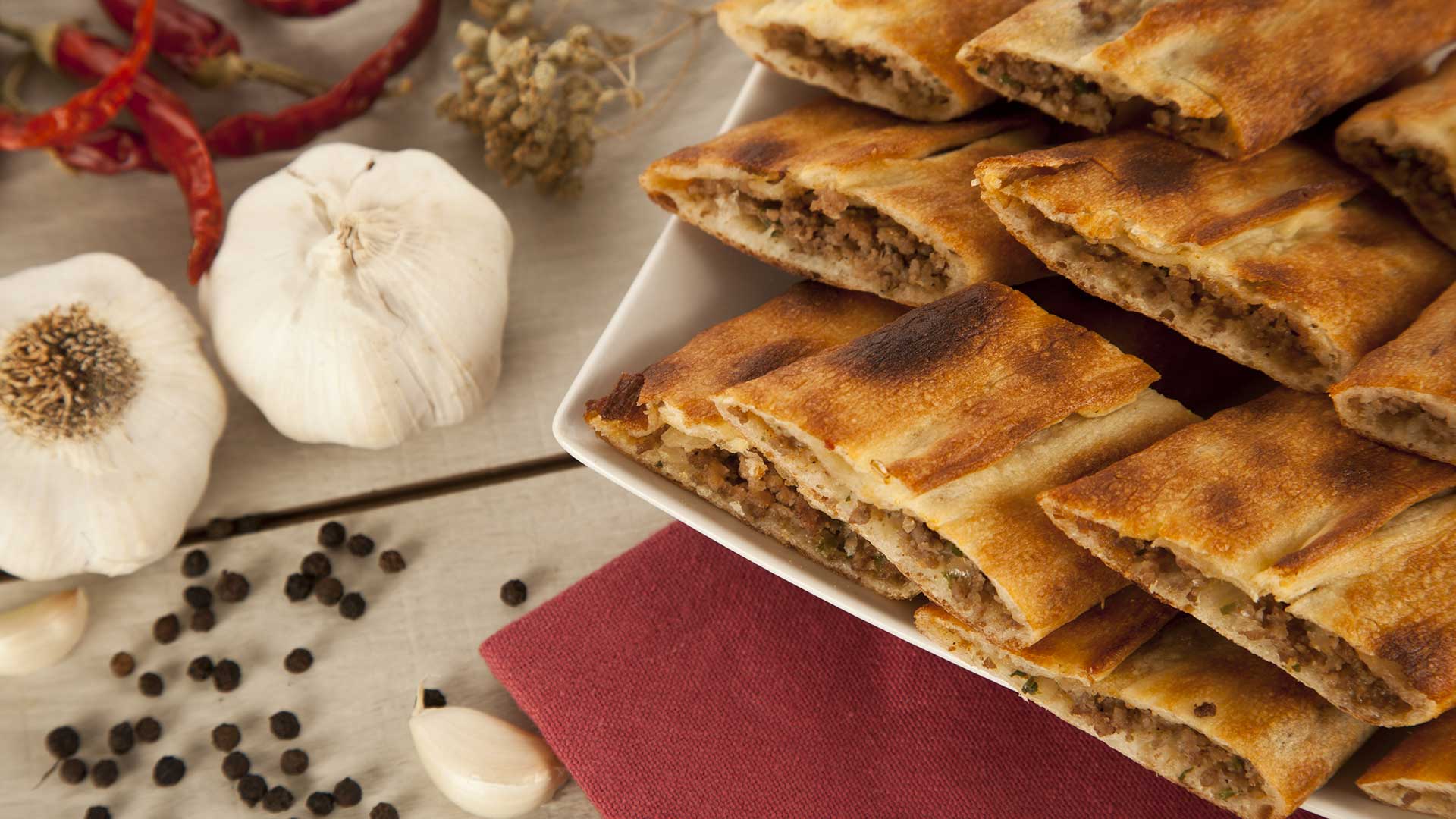 Turkish-minced-beef-pide-closed