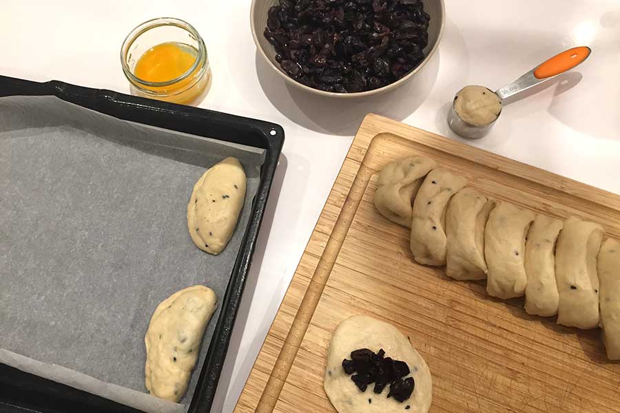 filling the dough